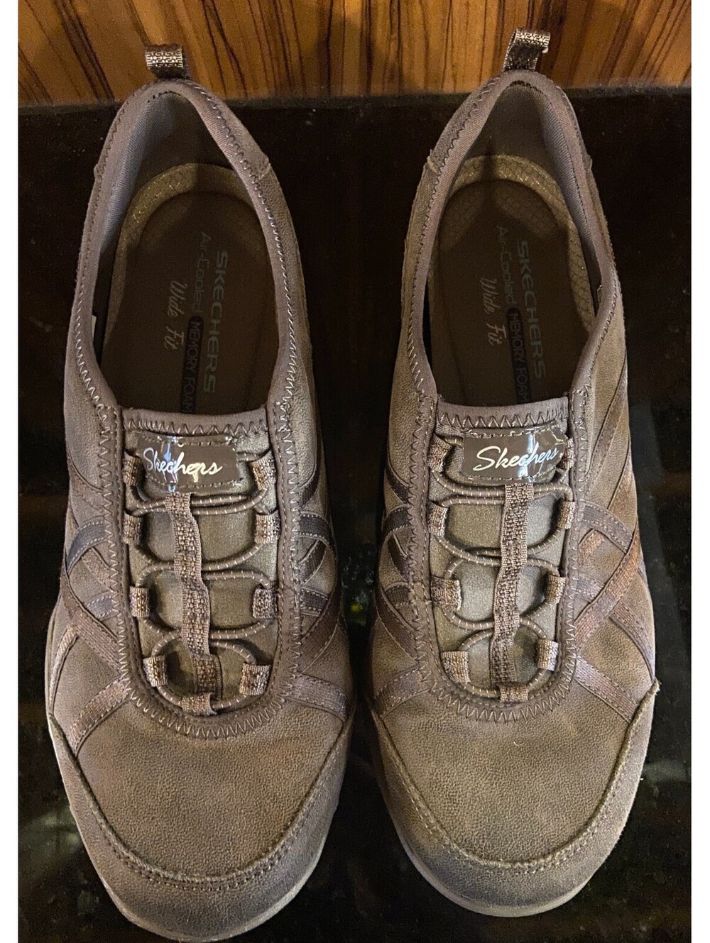 Skechers Women's Tan Brown Relaxed Fit Air Cooled Memory Foam Sneaker Size 8 EUC